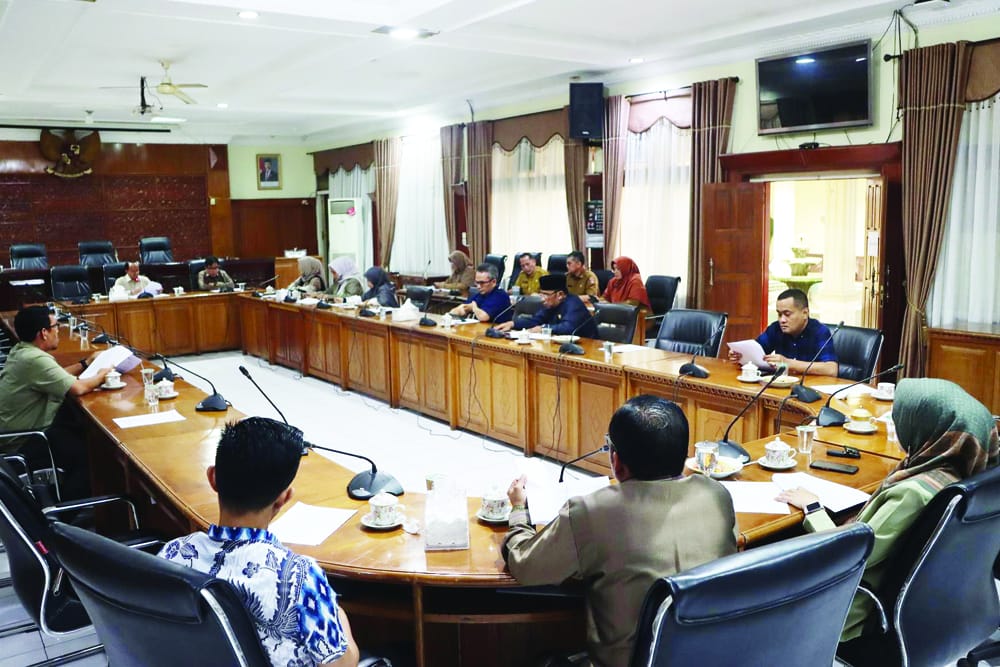Rapat Gabungan Komisi dan Paripurna Internal DPRD Kota Bukittinggi