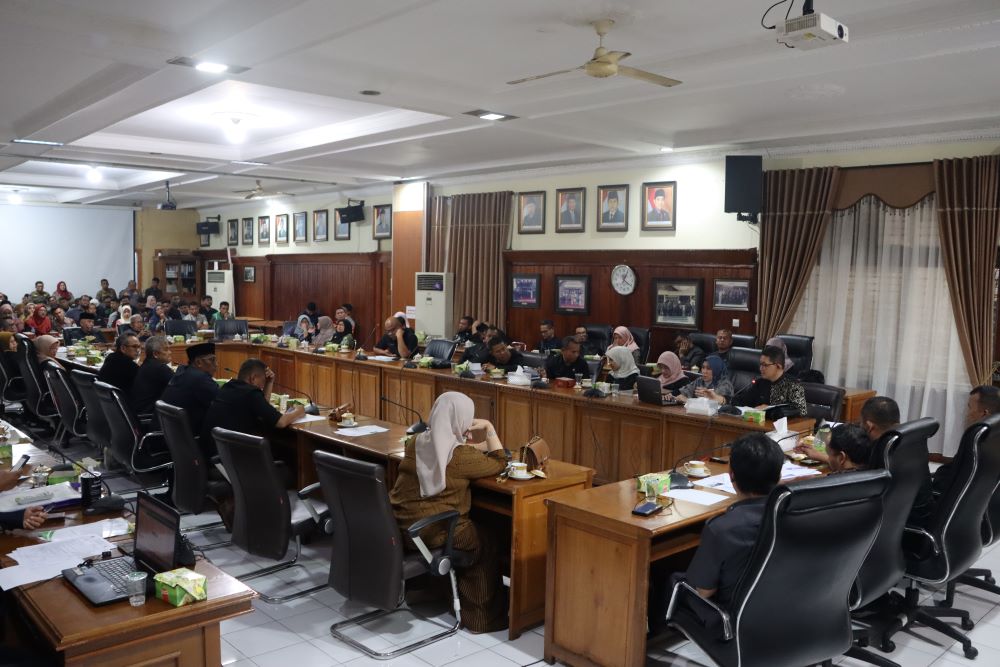 Raker Komisi 1 DPRD dan Pemko Bukittinggi Bahas Nasib Pegawai Non ASN Kota Bukittinggi