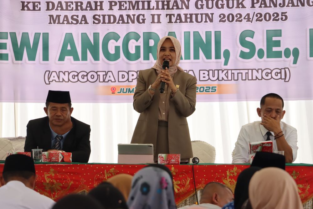 Anggun dan Ramah Senyum Dewi Anggraini Warnai Reses di Kota Kelahiran Bung Hatta