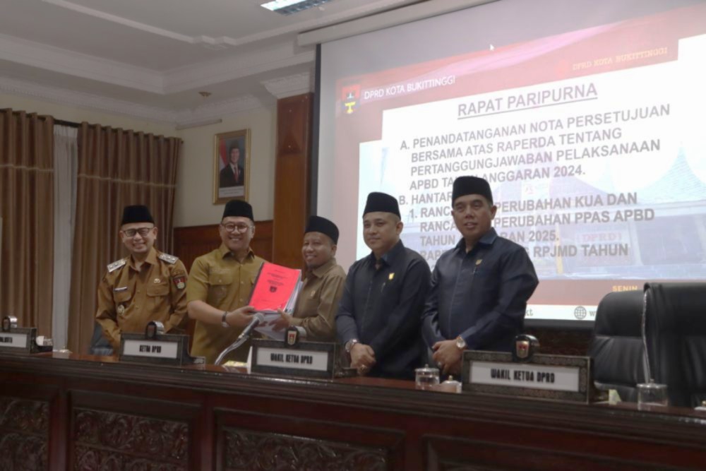 Hantarkan KUPA PPAS Perubahan 2025 dan Raperda RPJMD Bukittinggi 2025-2029