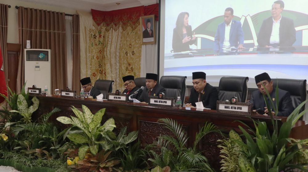 "teguhkan semangat persatuan HUT ke-80 RI."