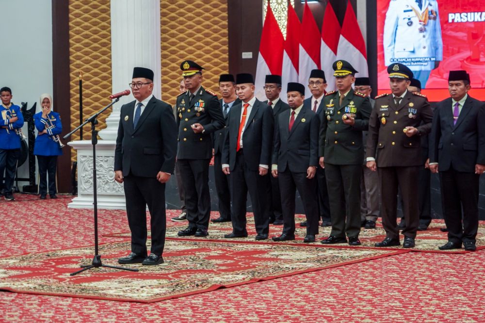 Ketua DPRD Dampingi Wali Kota dalam Pengukuhan Paskibraka Bukittinggi 2025