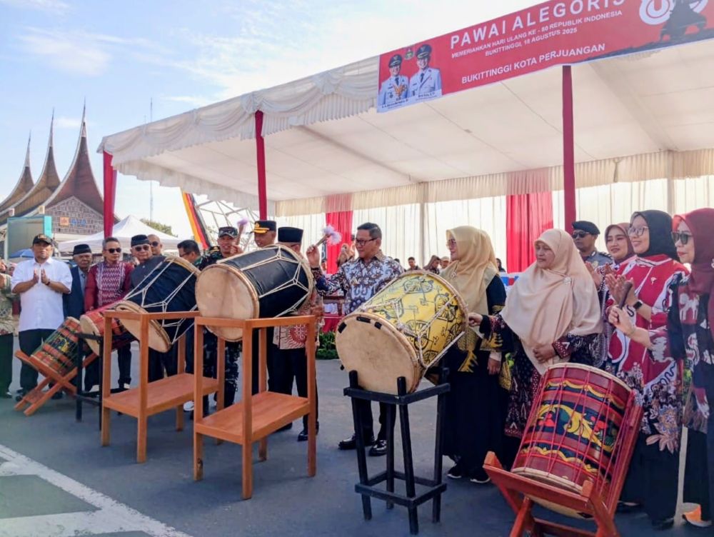 Momentum kemerdekaan ini menjadi pengingat untuk menghargai jasa pahlawan dan terus mengisi kemerdekaan dengan kerja nyata demi kemajuan Kota Bukittinggi