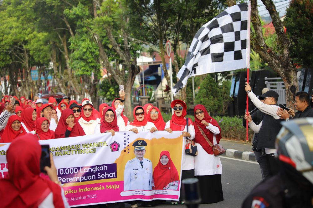 10.000 Langkah Perempuan Bukittinggi