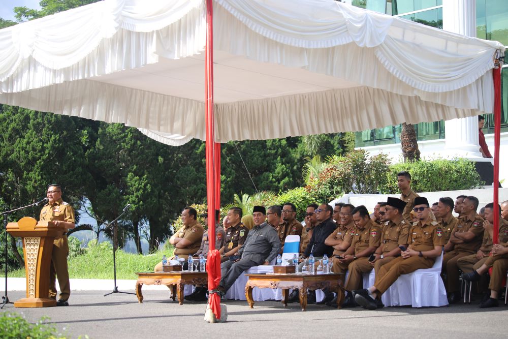 Sinergi DPRD–Pemko Bukittinggi Salurkan Bantuan Sosial 2025