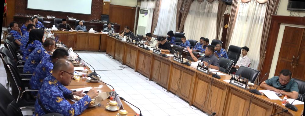 Pemko dan DPRD Bukittinggi Matangkan Rancangan APBD 2026 Melalui Rapat Kerja Banggar