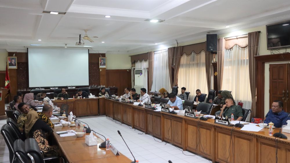 Rapat Kerja Badan Anggaran DPRD dan TAPD Kota Bukittinggi 