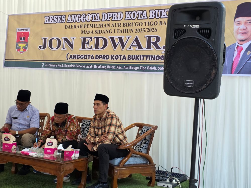 Reses Anggota DPRD Kota Bukittinggi di Belakang Balok