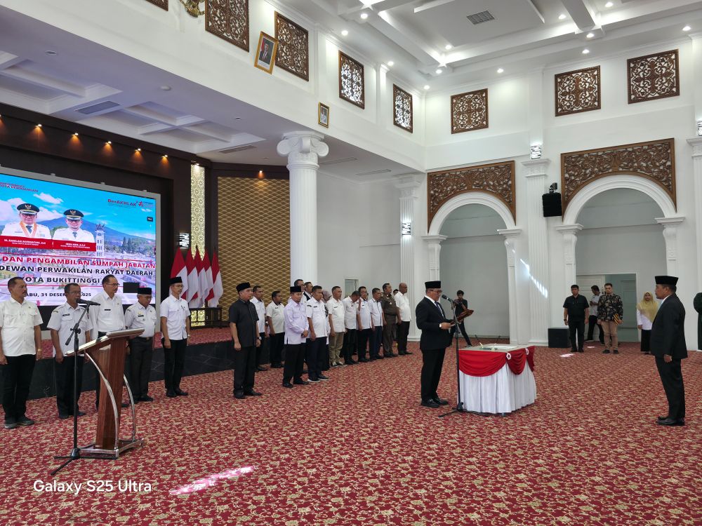 Pelantikan Sekretaris DPRD Kota Bukittinggi