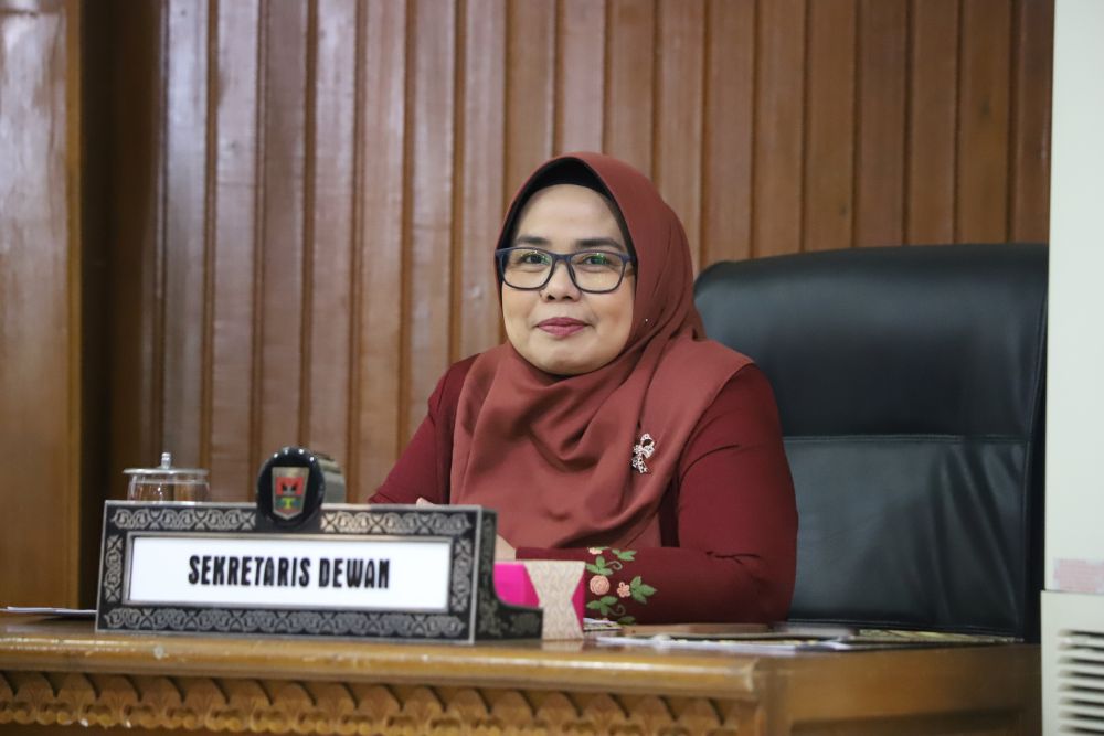 Sekretariat DPRD Kota Bukittinggi Lepas Plt. Sekwan dengan Haru