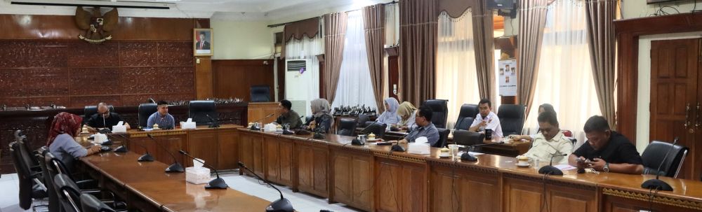 Komisi III DPRD Kota Bukittinggi Gelar Rapat Internal 