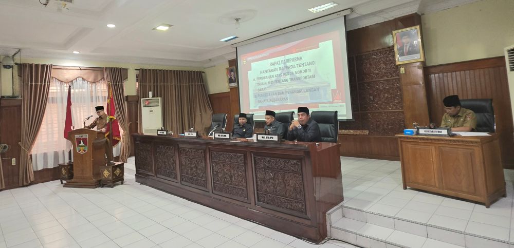 Pemko Bukittinggi Sampaikan Ranperda Perubahan Transportasi Darat dan Pencegahan Kebakaran