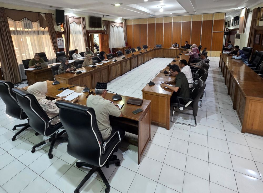 Bapemperda DPRD Bukittinggi Gelar Rapat Kerja Bersama Pemerintah Kota Bahas Penyusunan Naskah Akademik dan Raperda Inisiatif