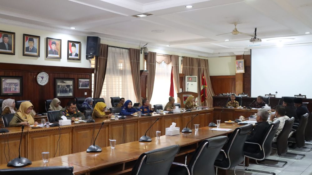Rapat Kerja Pansus I DPRD Kota Bukittinggi Bahas LKPJ Wali Kota Tahun 2025