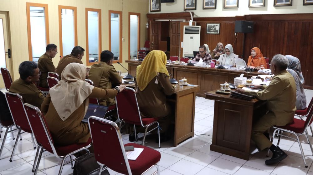 Pansus II DPRD Kota Bukittinggi Gelar Rapat Kerja Bahas LKPJ Wali Kota Tahun 2025