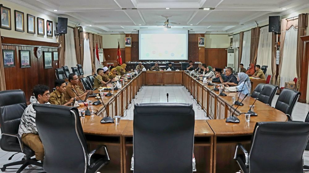 DPRD Kota Bukittinggi Gelar Rapat Kerja Bahas Persiapan Pelaksanaan SPMB Tahun Ajaran 2026/2027