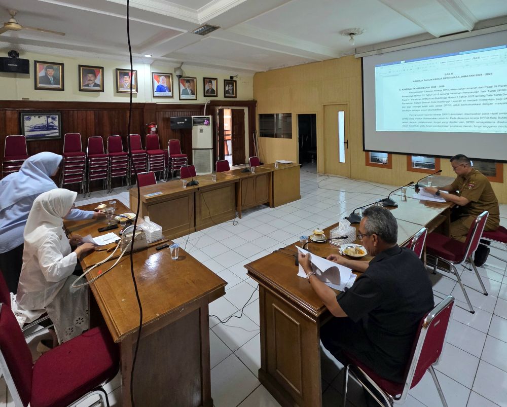Pansus II DPRD Kota Bukittinggi Gelar Rapat Penyusunan Laporan Kinerja Masa Jabatan 2024–2029