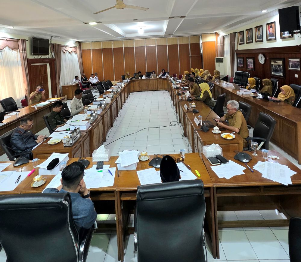 Banggar DPRD Kota Bukittinggi Gelar Rapat Hari Ketiga Pembahasan Ranperda Pertanggungjawaban Pelaksanaan APBD 2025.