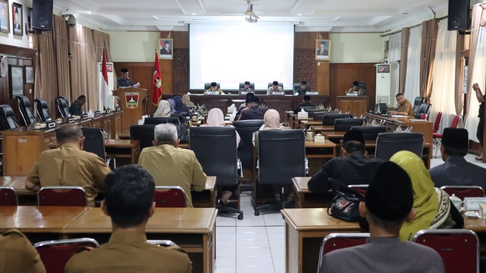 Rapat Paripurna DPRD Kota Bukittinggi Agenda Pemandangan Umum Fraksi terhadap Ranperda Perubahan atas Perda Nomor 8 Tahun 2023 Digelar