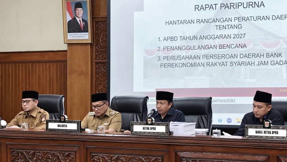 DPRD Kota Bukittinggi Terima Hantaran Tiga Ranperda, Wali Kota Paparkan Rancangan APBD 2027 dan Prioritas Pembangunan
