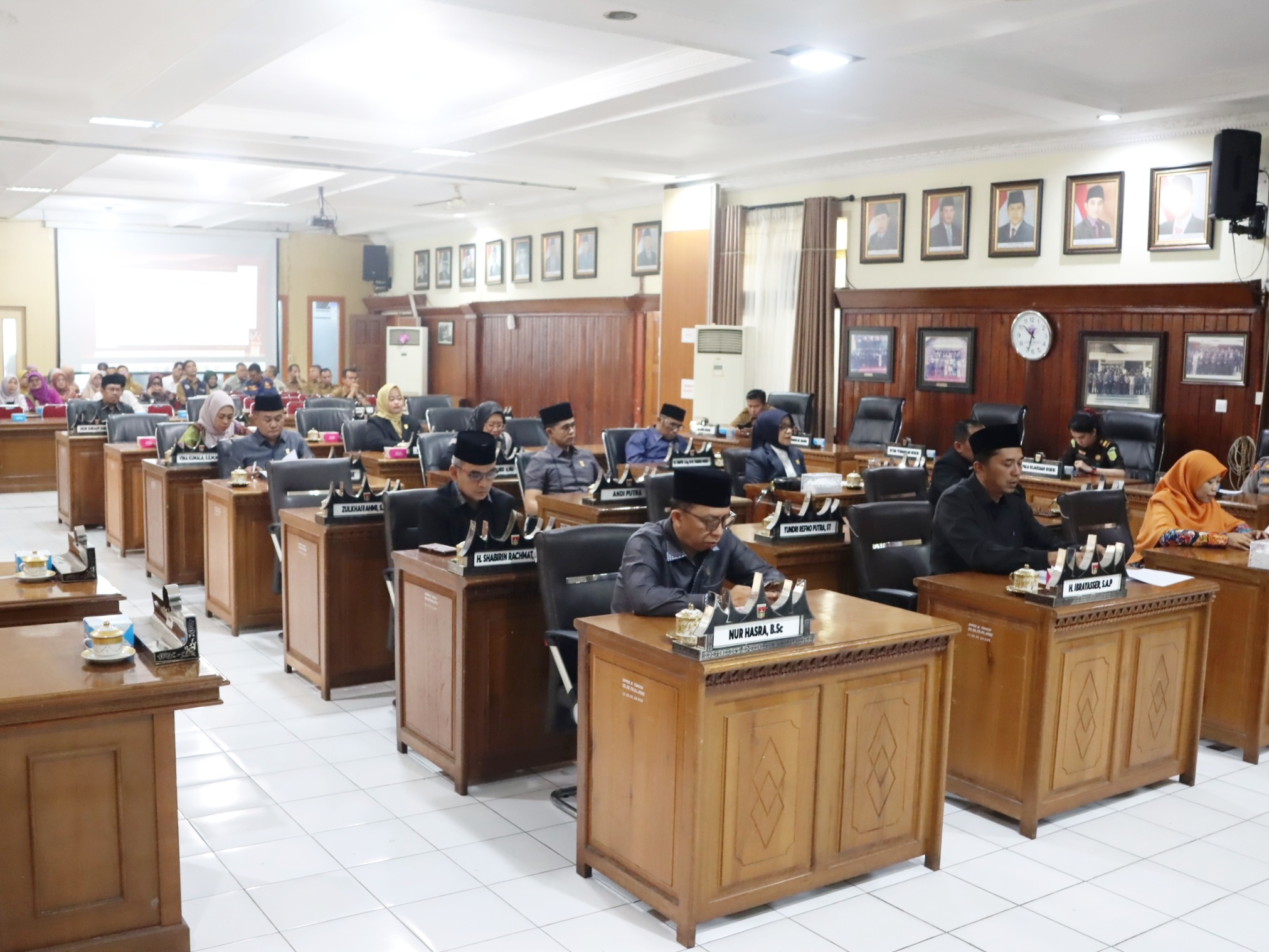 DPRD Kota Bukittinggi Gelar Rapat Paripurna Penyampaian Pandangan Umum Fraksi terhadap Tiga Raperda